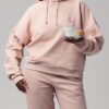 Delicato_Modell_Hoodie_Fram_Mazarin_2048px.jpg